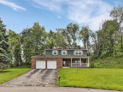 4237 Stratford Dr
