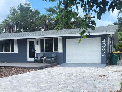 4090 Pelican Shores Cir