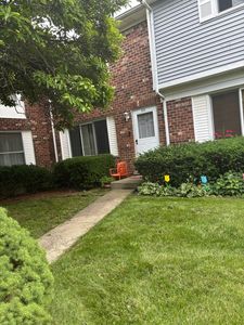 111 Greentree Ct
