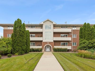 710 W 63rd St Unit 203