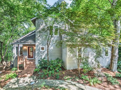 112 Rose Ln