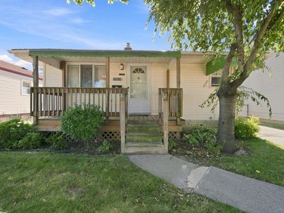 24610 Lexington Ave