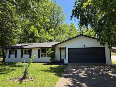 928 Walnut Lawn Court