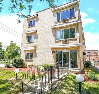 8152 Elmwood Ave APT G4