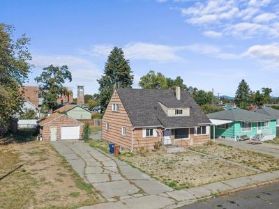 1637 E Longfellow Ave