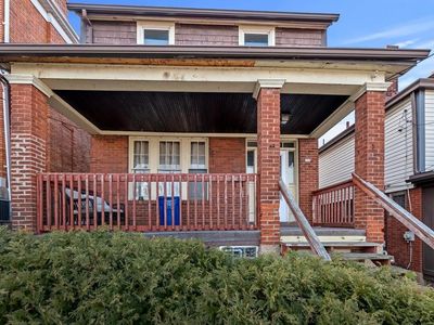732 Rossmore Ave