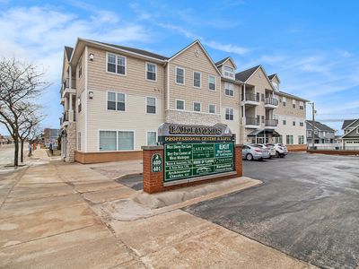 401 W Ludington Ave UNIT 208