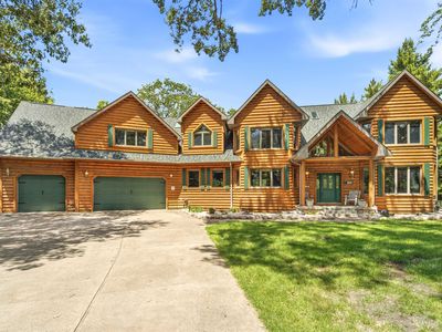 W5596 Hiwela Dr