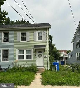 833 W 2nd St