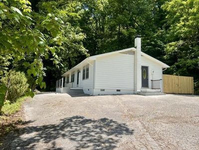 552 Industry Rd