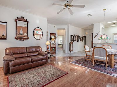 542 W Riverdale Ct