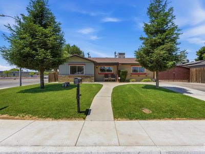 Property at 2417 Oriole St, Bakersfield, CA