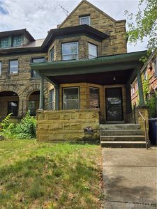 703 W Grand Ave