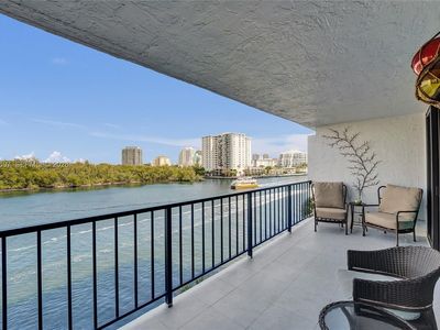 936 Intracoastal Dr Penthouse 4F