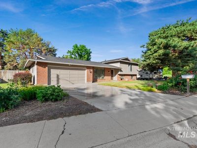 10035 W Skycliffe Ave