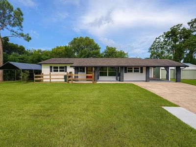Property at 2304 Country Club Rd, Eustis, FL