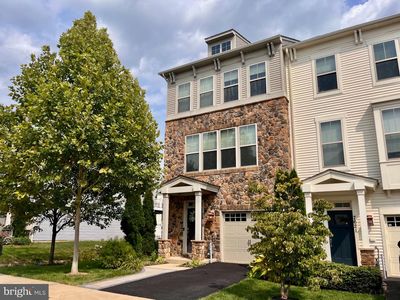 Property at 7619 Lyndon Ct, Glen Burnie, MD