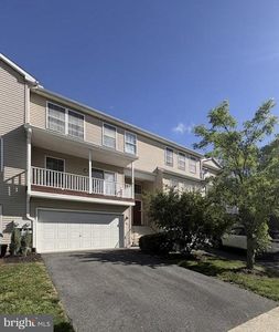 102 Woodside Ct