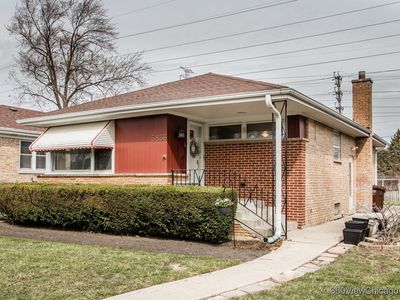 Property at 3836 Harvard Ter, Skokie, IL