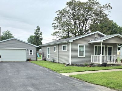 130 W North St