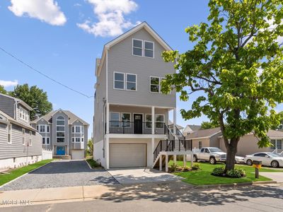 95 Seabreeze Avenue