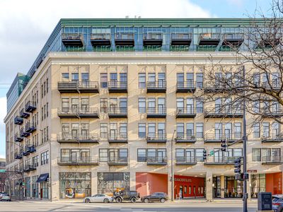 1645 W Ogden Ave Unit 429