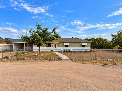 8113 N Service Rd