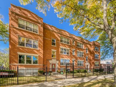 4602 N Kenneth Ave #3B