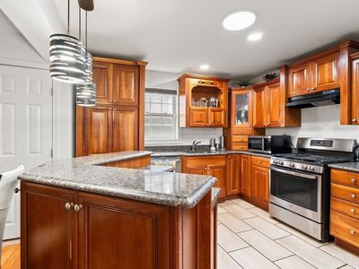 83 Dexter St