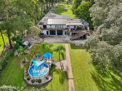 697 ARTHUR MOORE Drive