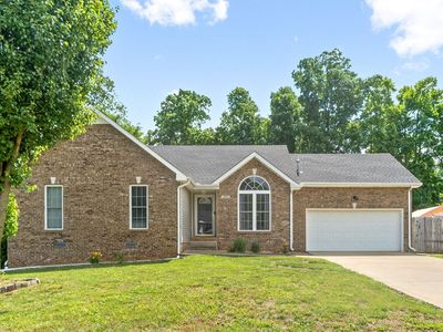 1576 Barrywood Cir W