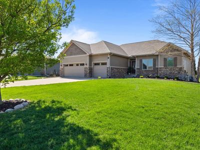 312 NE Mission Ct