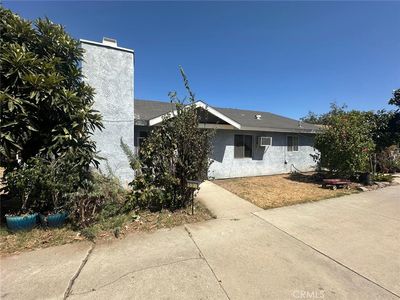 523 W Locust St