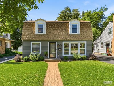 125 W Adams St