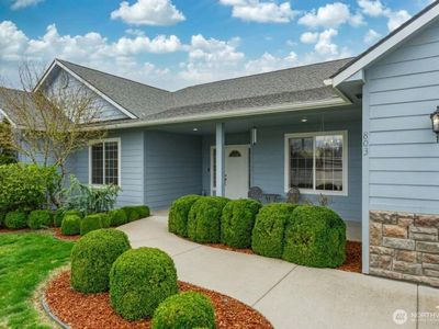 803 SE Vintage Way