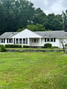 Property at 2569 Johnnycake Rd SE, Warren, OH