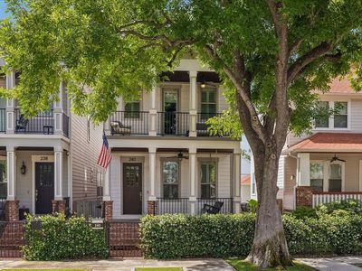 240 W 27th St