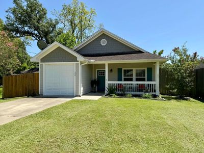 Property at 355 W Barkley St, Sour Lake, TX