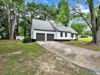 1302 Country Club Cir NW