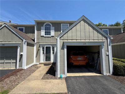 Property at 314 Canterbury Ct, Oakmont, PA
