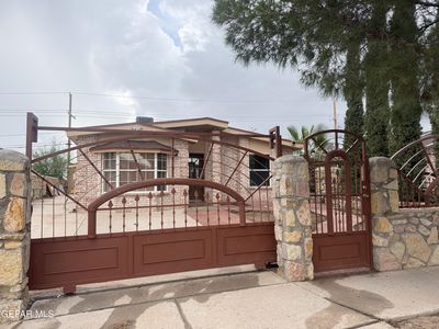 Property at 13464 Sunset Hills Dr, Socorro, TX