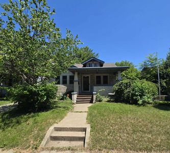 534 Saint Louis Ave