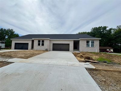 106 S Lawn Ave