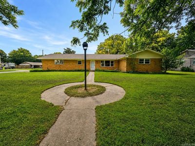 1601 Strait Pl