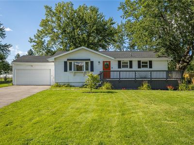 93 Vollmer Pkwy