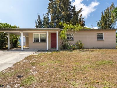 915 Hibiscus Ln