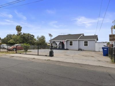 2335 Bonita St