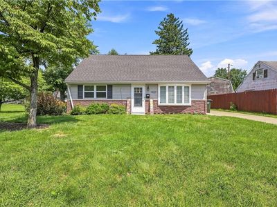 1322 W Rosemont Dr