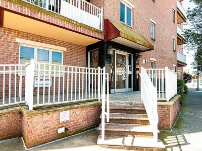 2012 Jerome Ave APT 1A