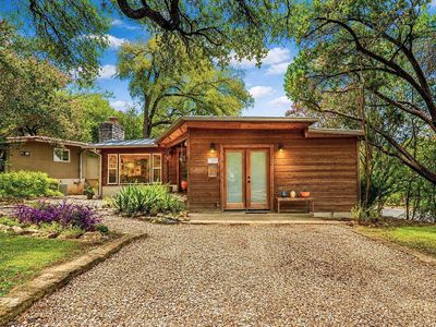 2209 La Casa Dr